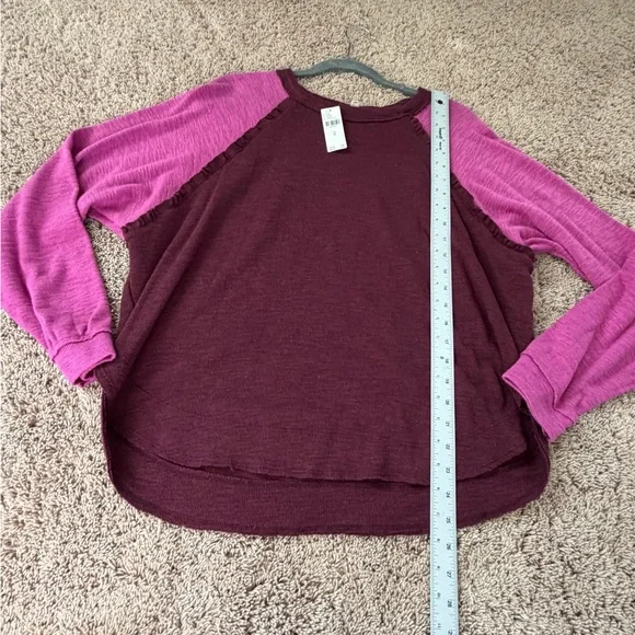 NWT new medium Anthropologie pilcro ruffled raglan thermal long sleeve top plum